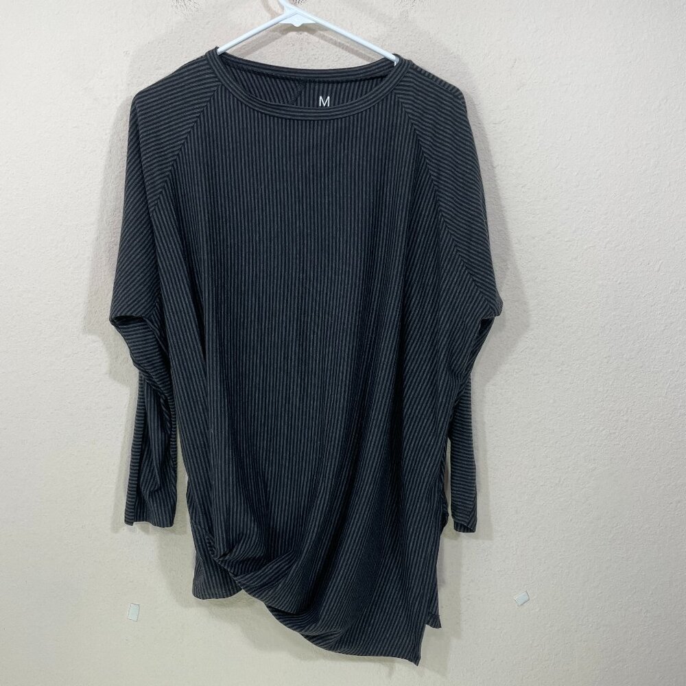 M x MATTHILDUR  Top Size M Striped Lagenlook Icelandic Design ‎ Gray Long Sleeve